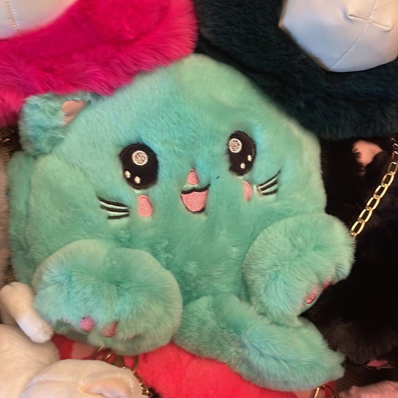 Fluffy cat purses 👛 - Picture 3 of 16